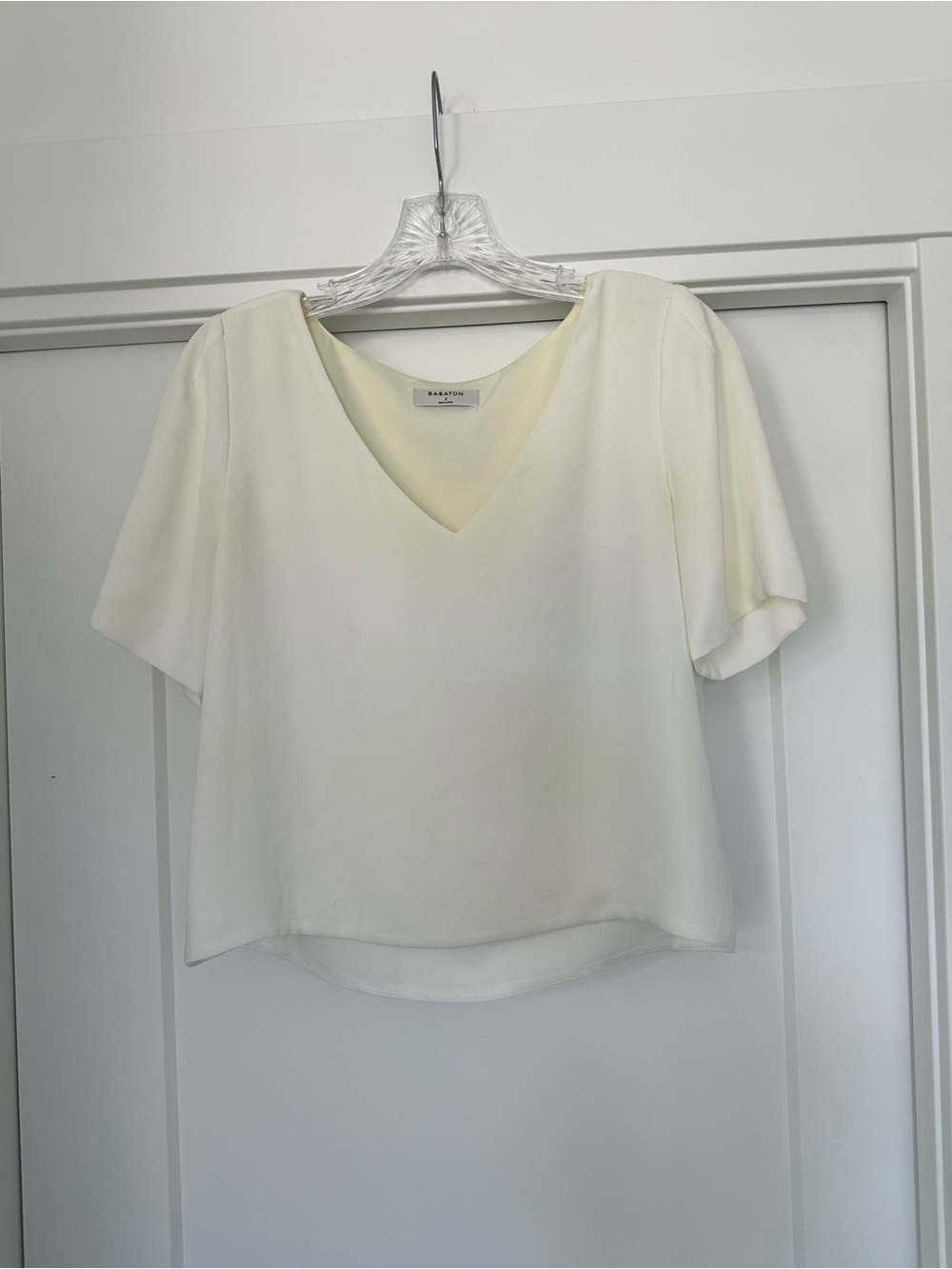 Babaton Cream V-Neck Short Sleeve Blouse